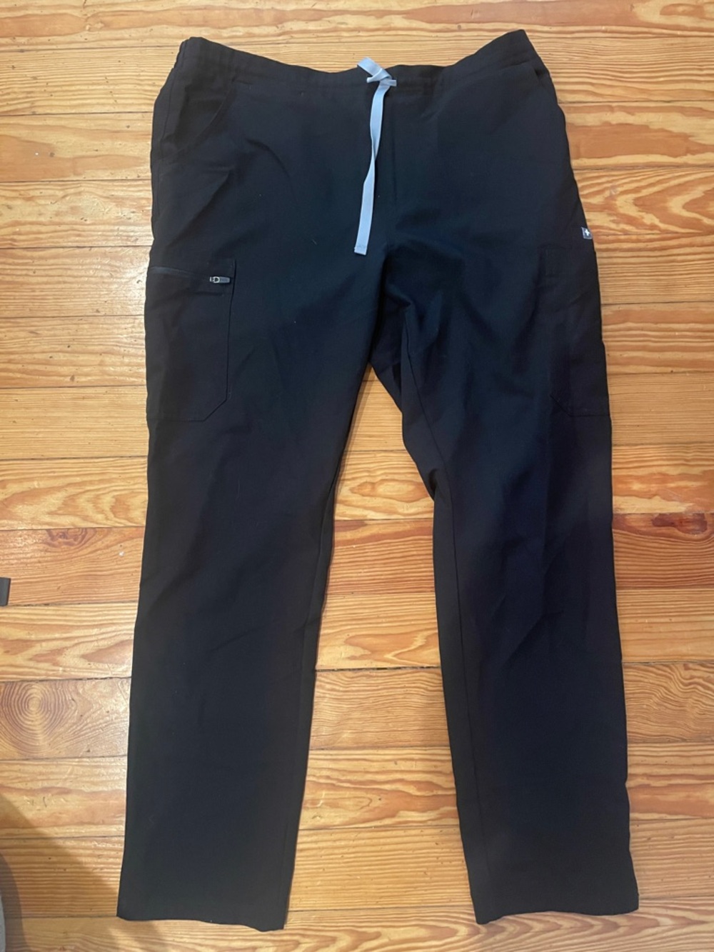 Figs Straight Leg Scrub Pants in Black with Light Gray Drawstring